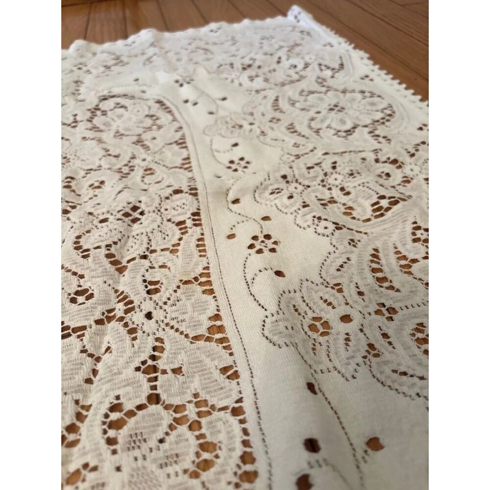 Lace tablecloth vintage handmade doily white floral grandmacore - Picture 5 of 7